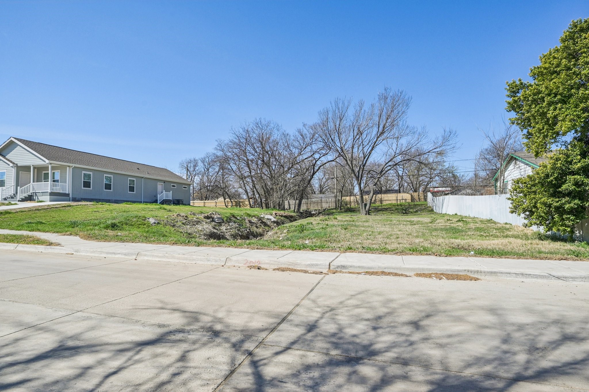 2016 Belzise Terrace Fort Worth TX 76104