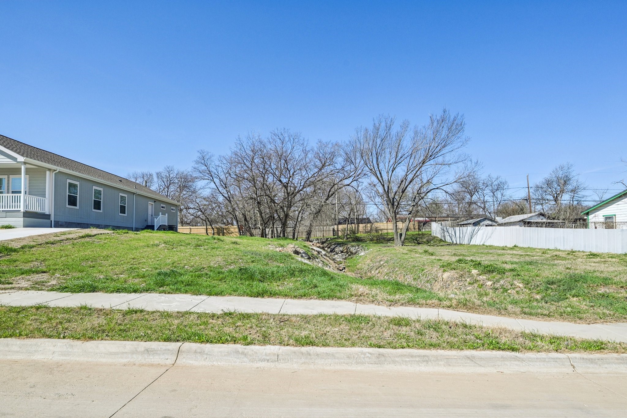 2016 Belzise Terrace Fort Worth TX 76104