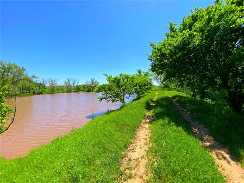 2683 N Highway 81 Bowie TX 76230