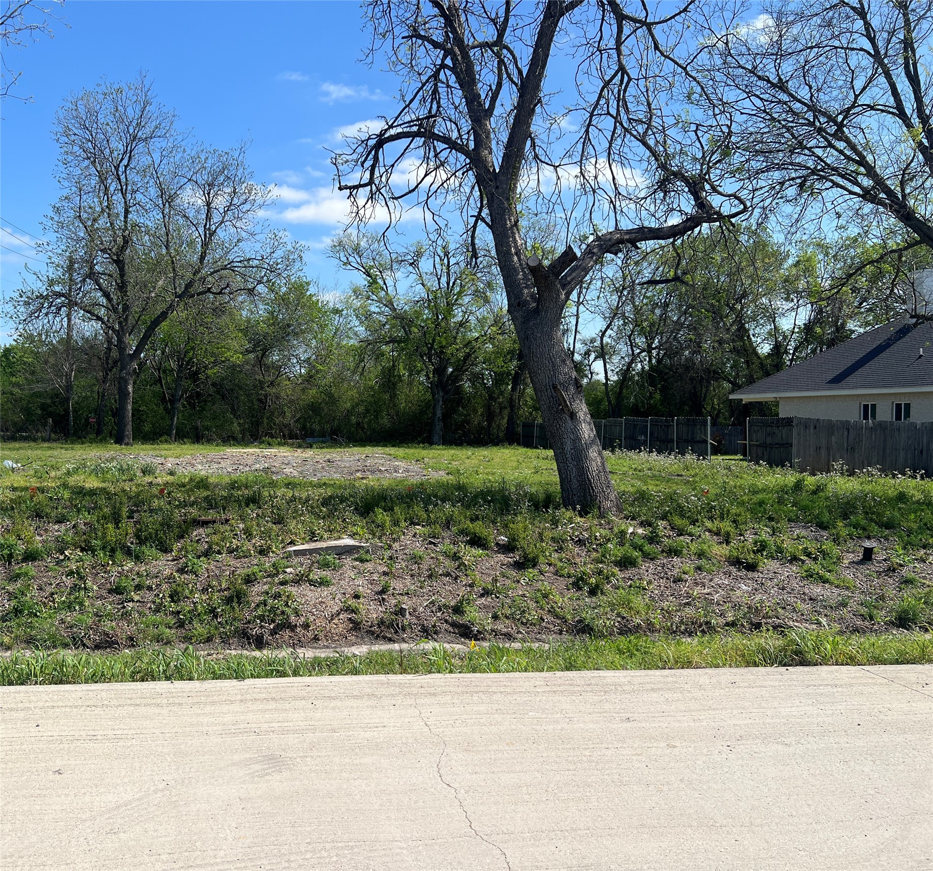 1001 E Buffalo Street Forney TX 75126