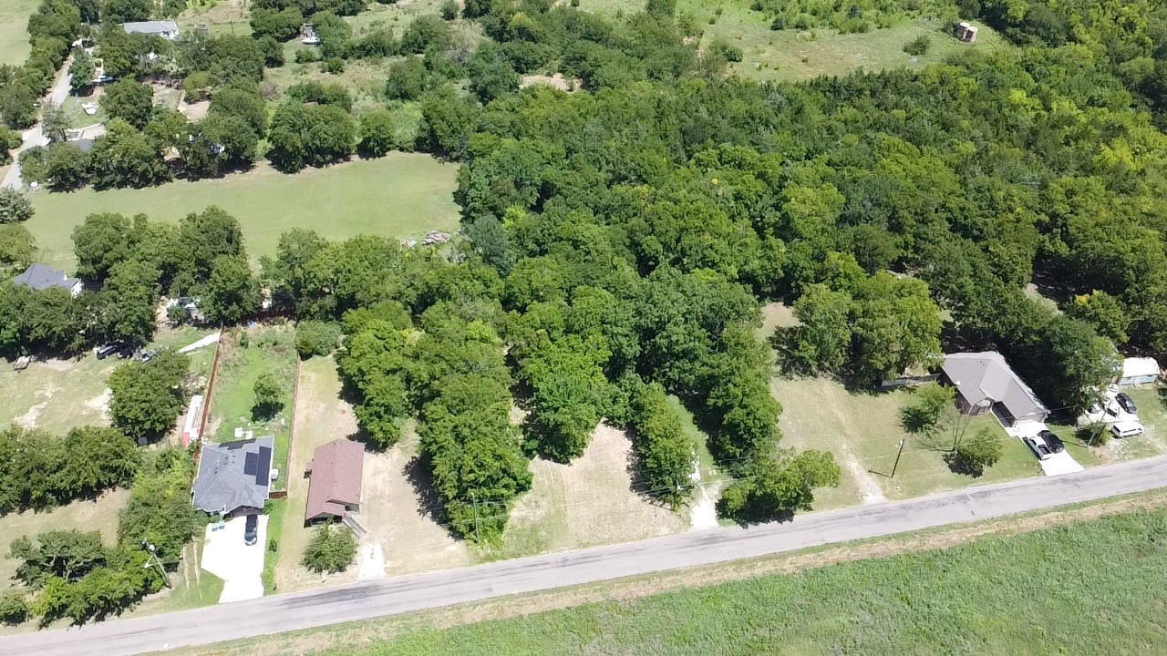 2233 E Tuck Street Sherman TX 75090