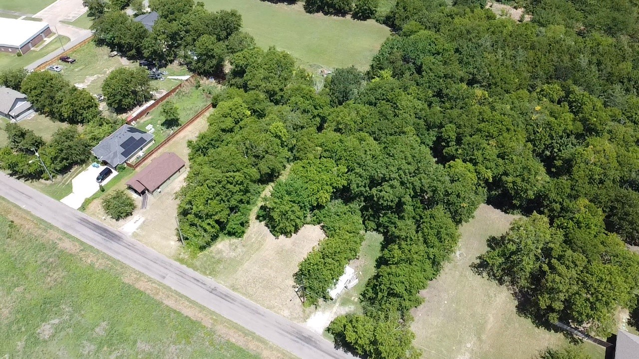 2233 E Tuck Street Sherman TX 75090