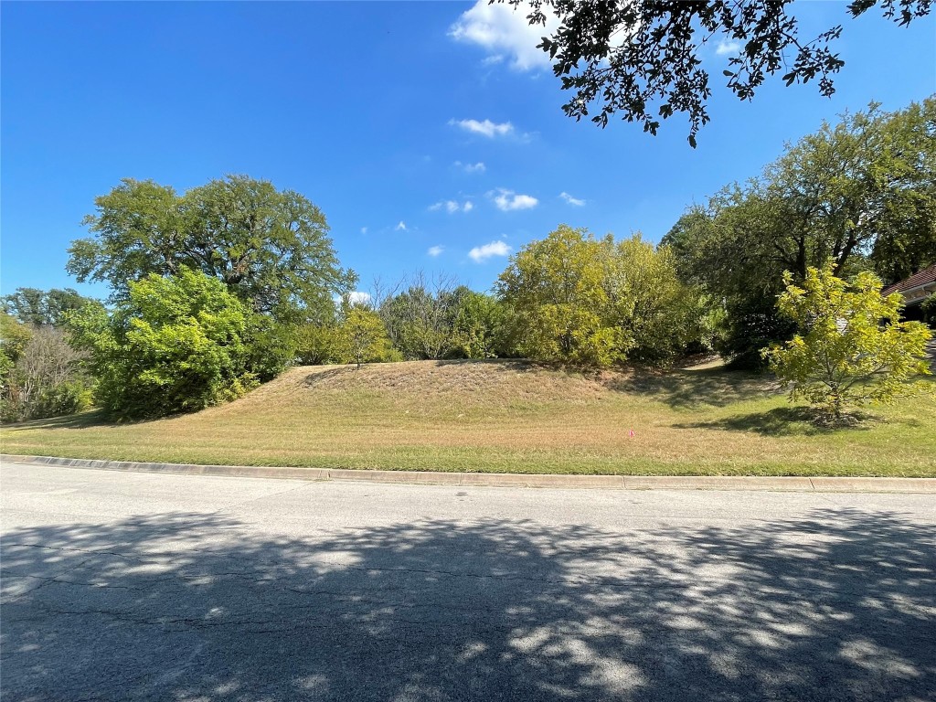 14 Thornhill Road Benbrook TX 76132