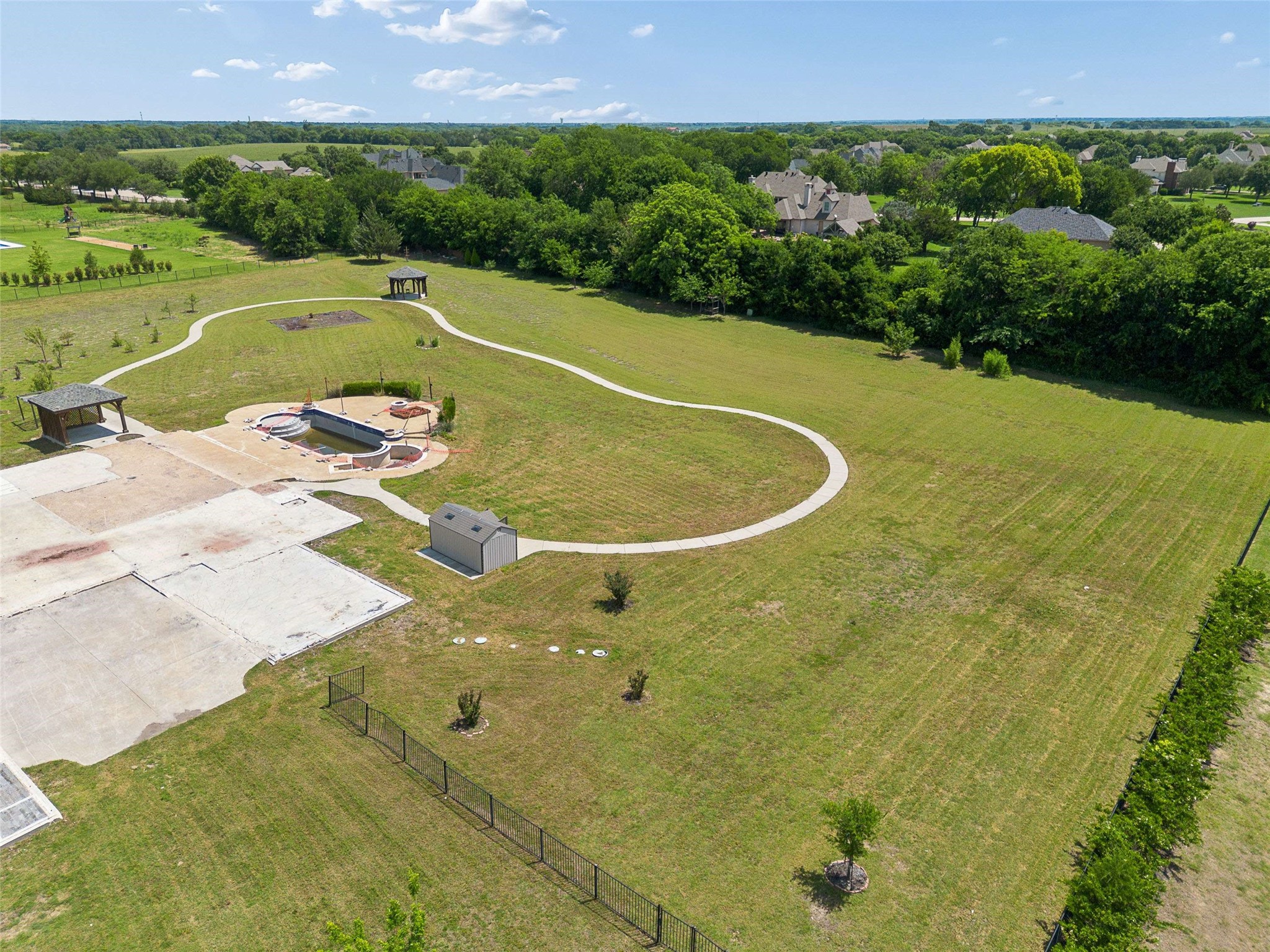 2400 Whispering Acres Lane Lucas TX 75002