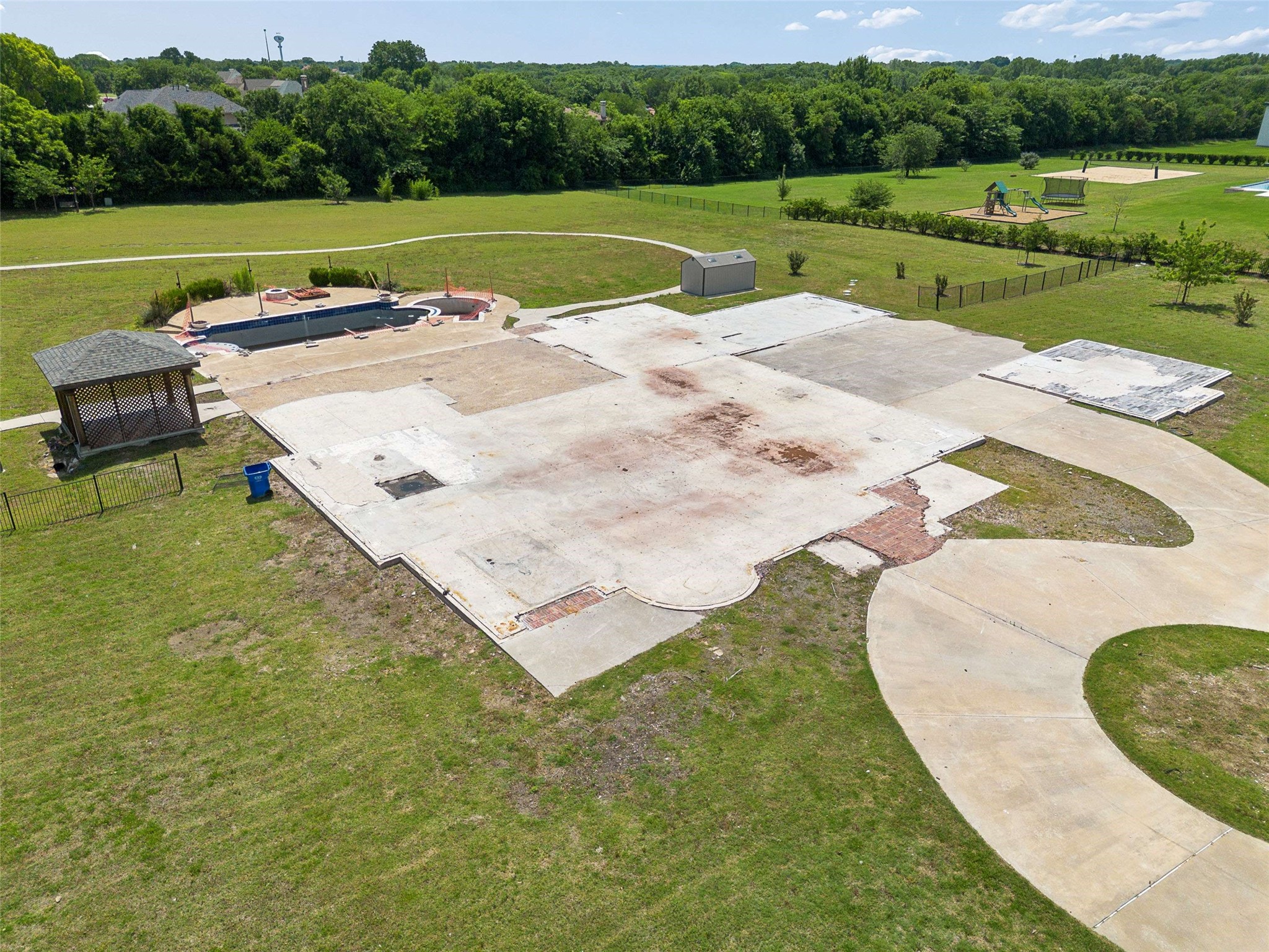 2400 Whispering Acres Lane Lucas TX 75002