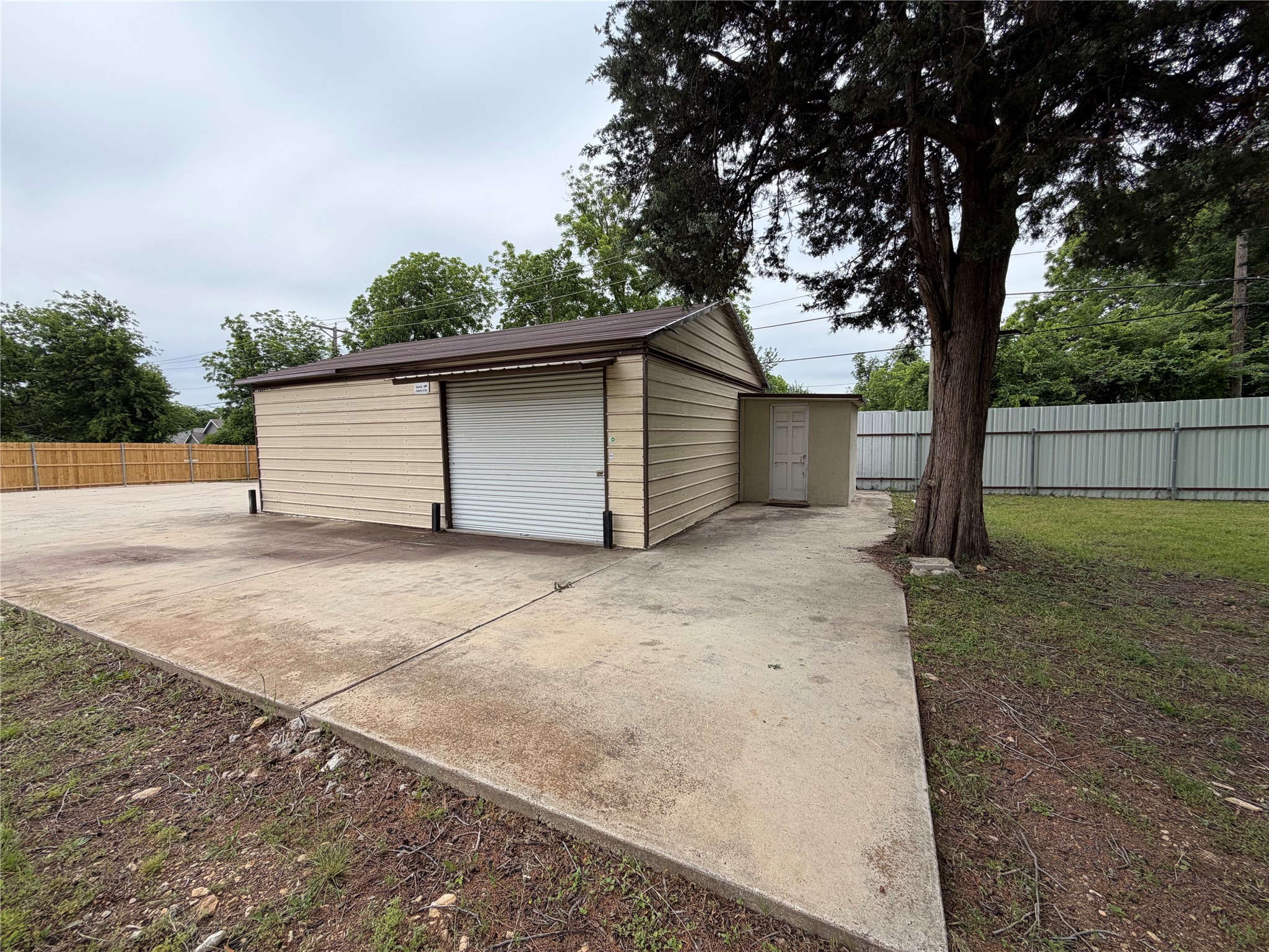 1264 E Maddox Avenue Fort Worth TX 76104