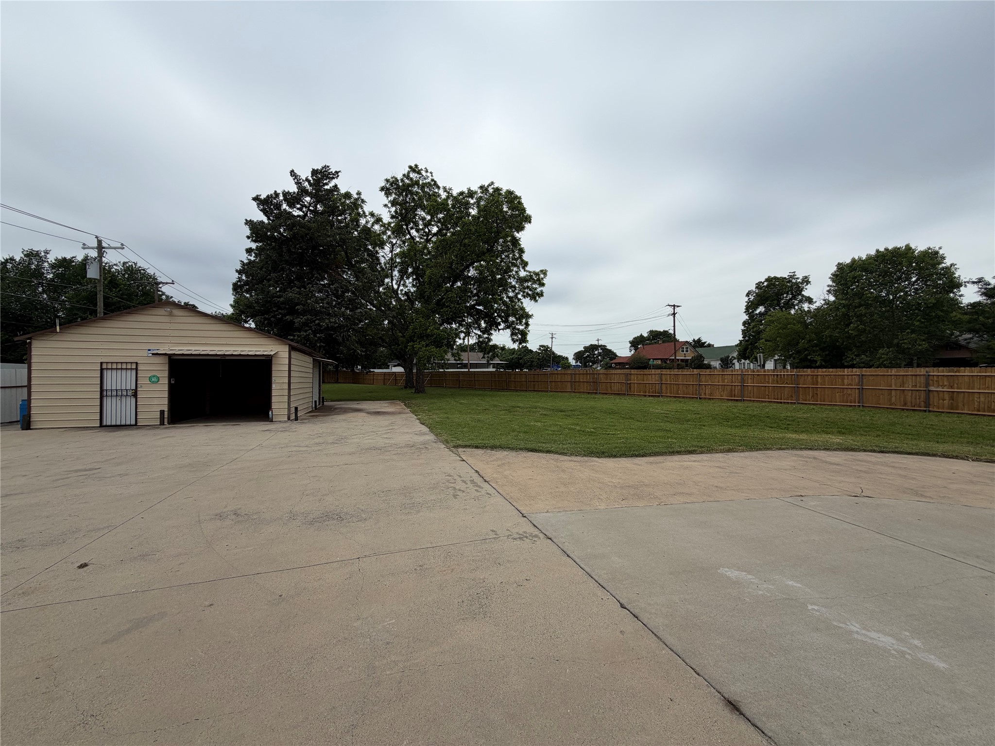 1264 E Maddox Avenue Fort Worth TX 76104