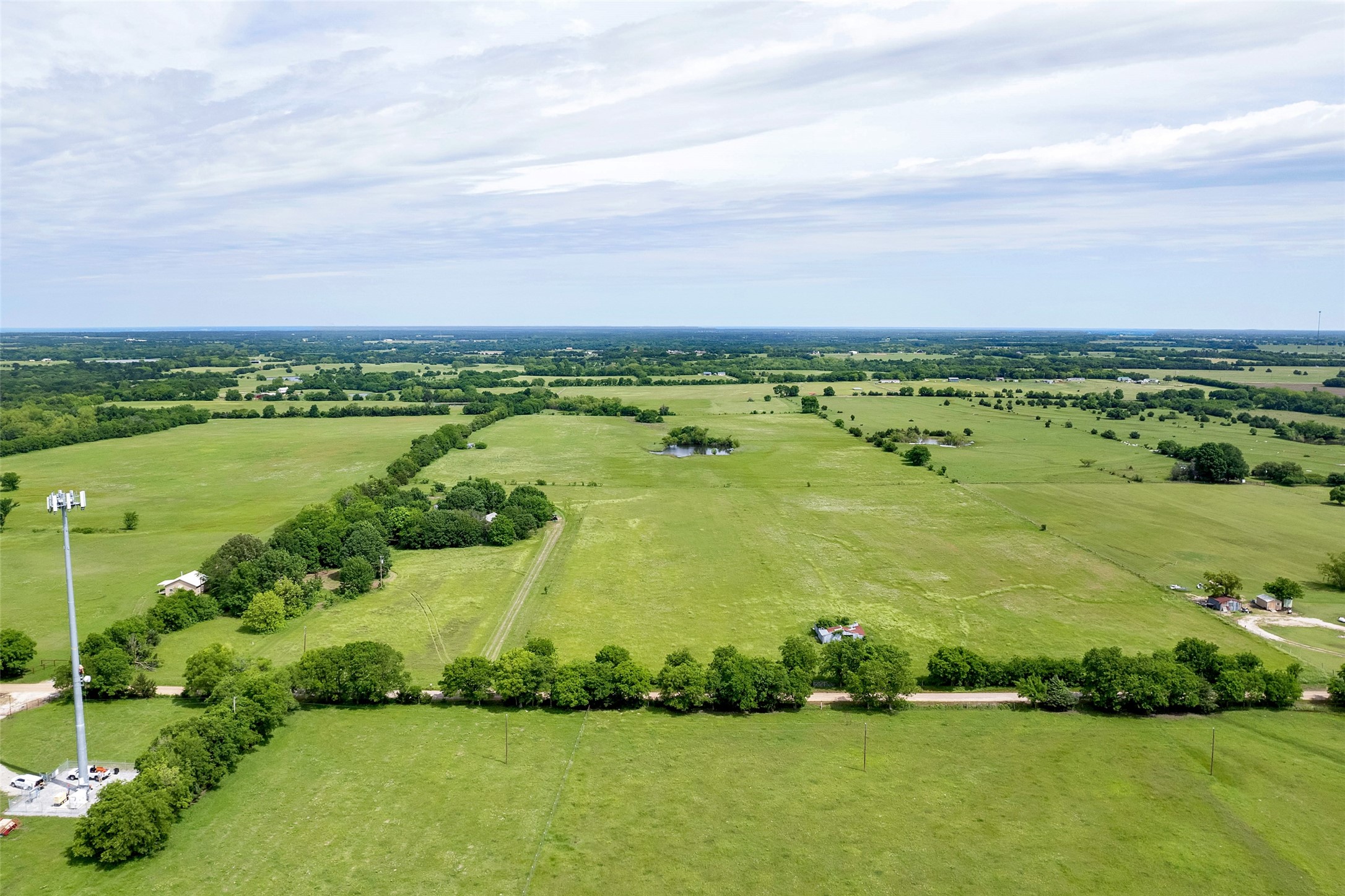 1132 County Road 1525 Ector TX 75439