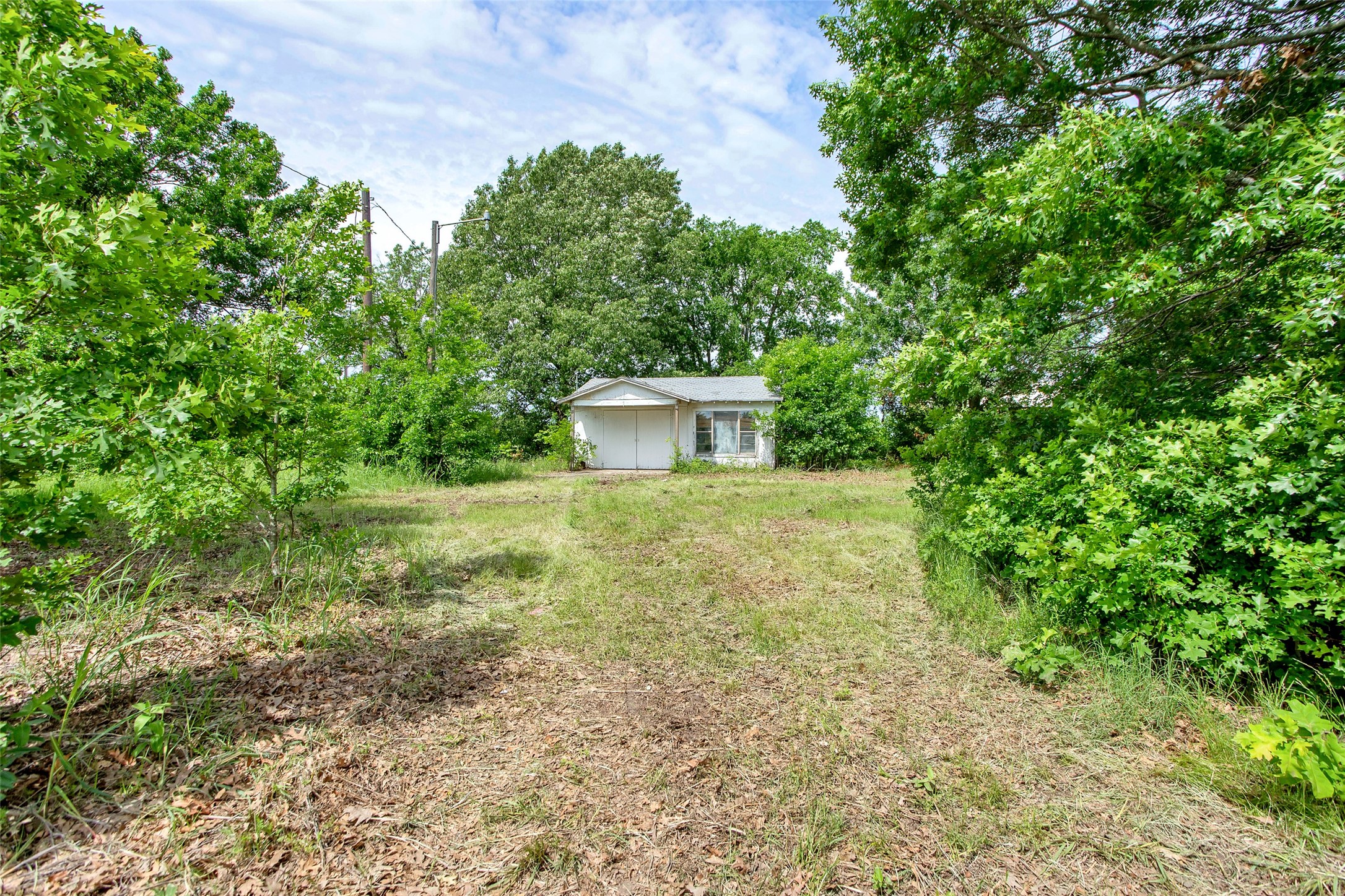 1132 County Road 1525 Ector TX 75439