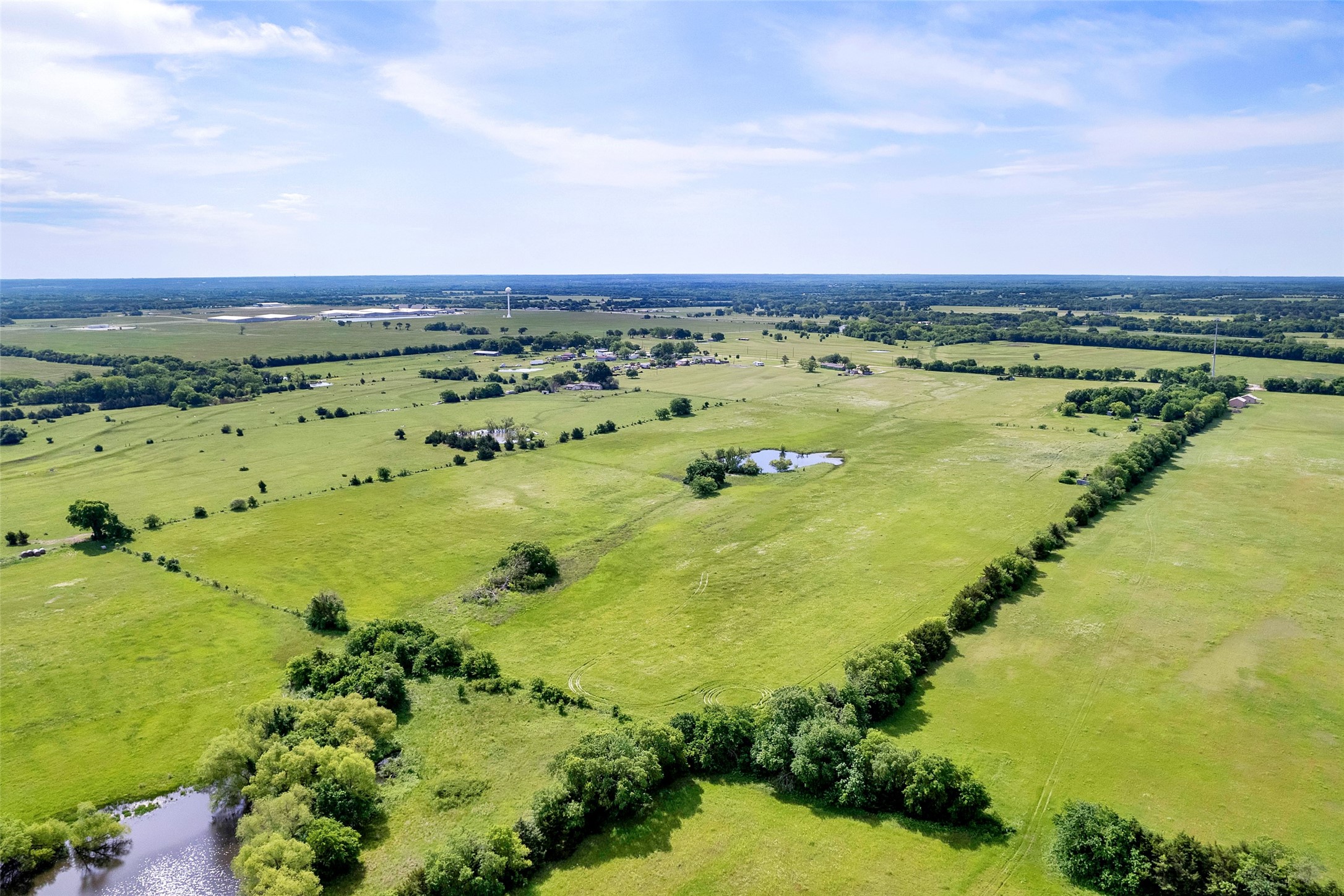 1132 County Road 1525 Ector TX 75439