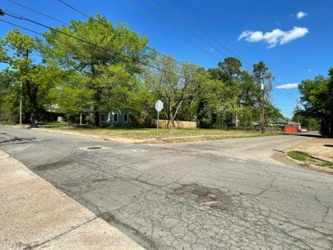 1011 E Houston Street Paris TX 75460