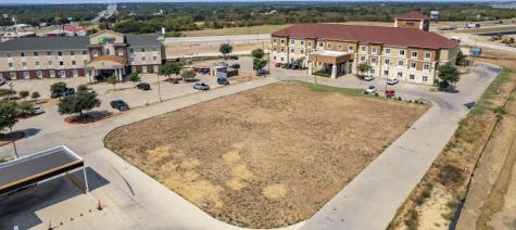 805 N Parkway Drive Alvarado TX 76009