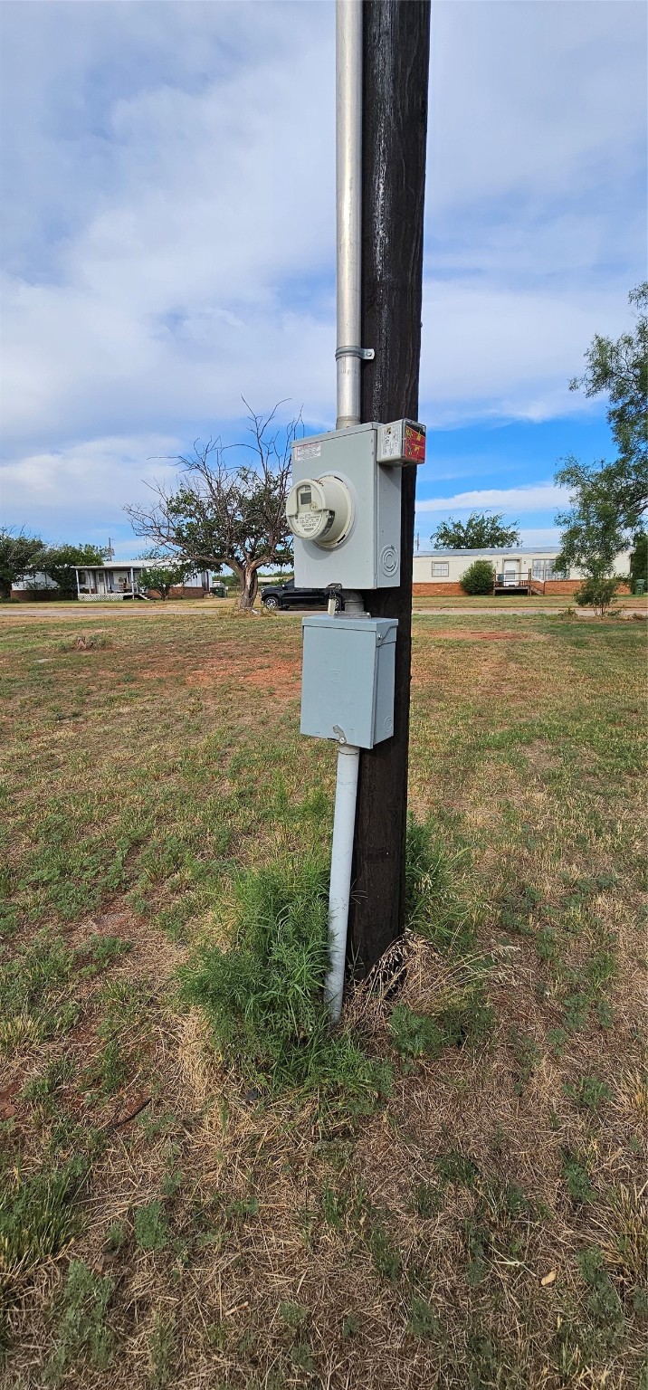 110 Apache Road Tye TX 79563