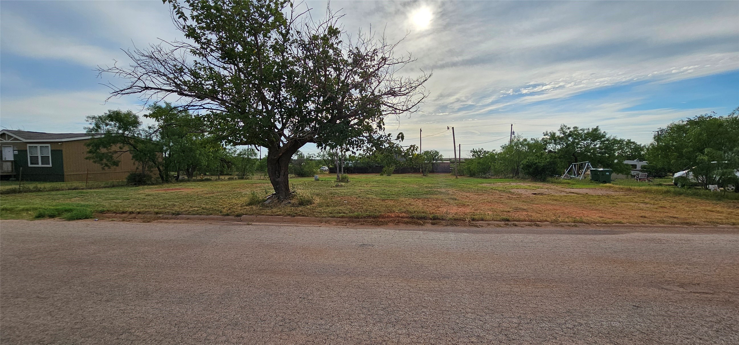 110 Apache Road Tye TX 79563