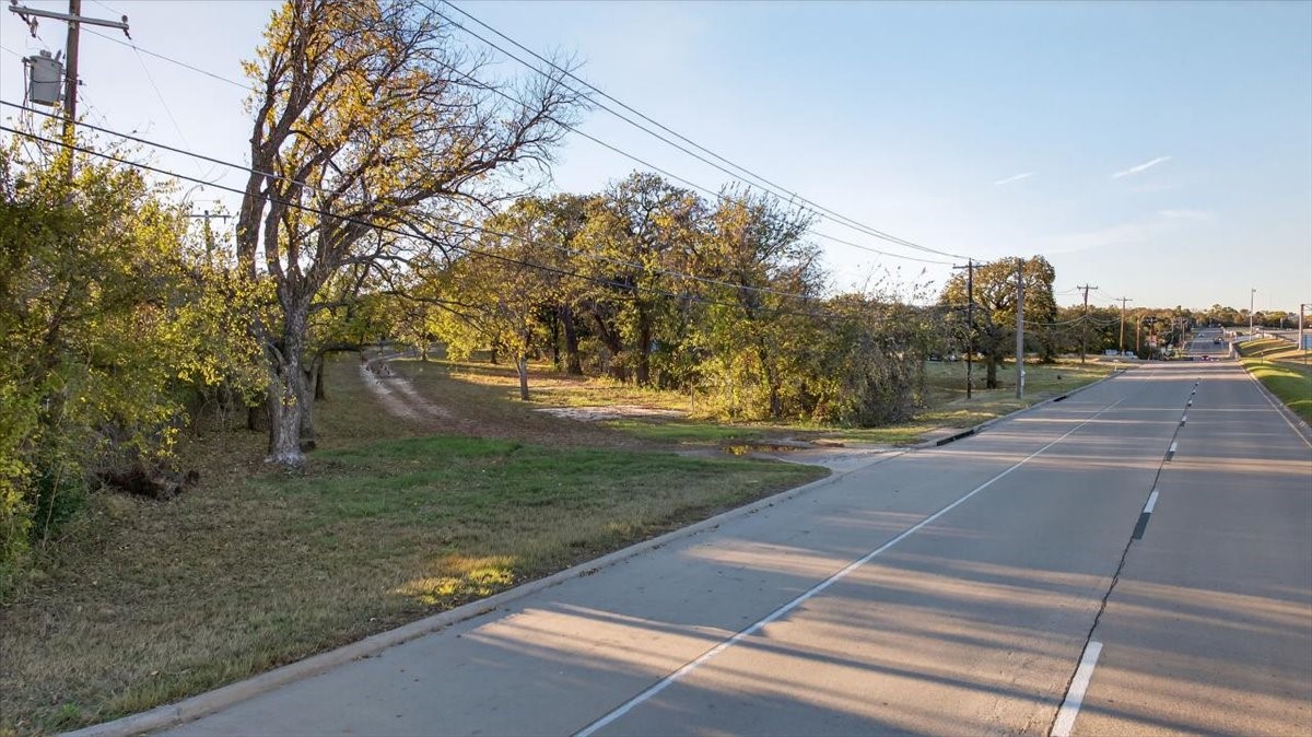 936 Southeast Parkway Azle TX 76020