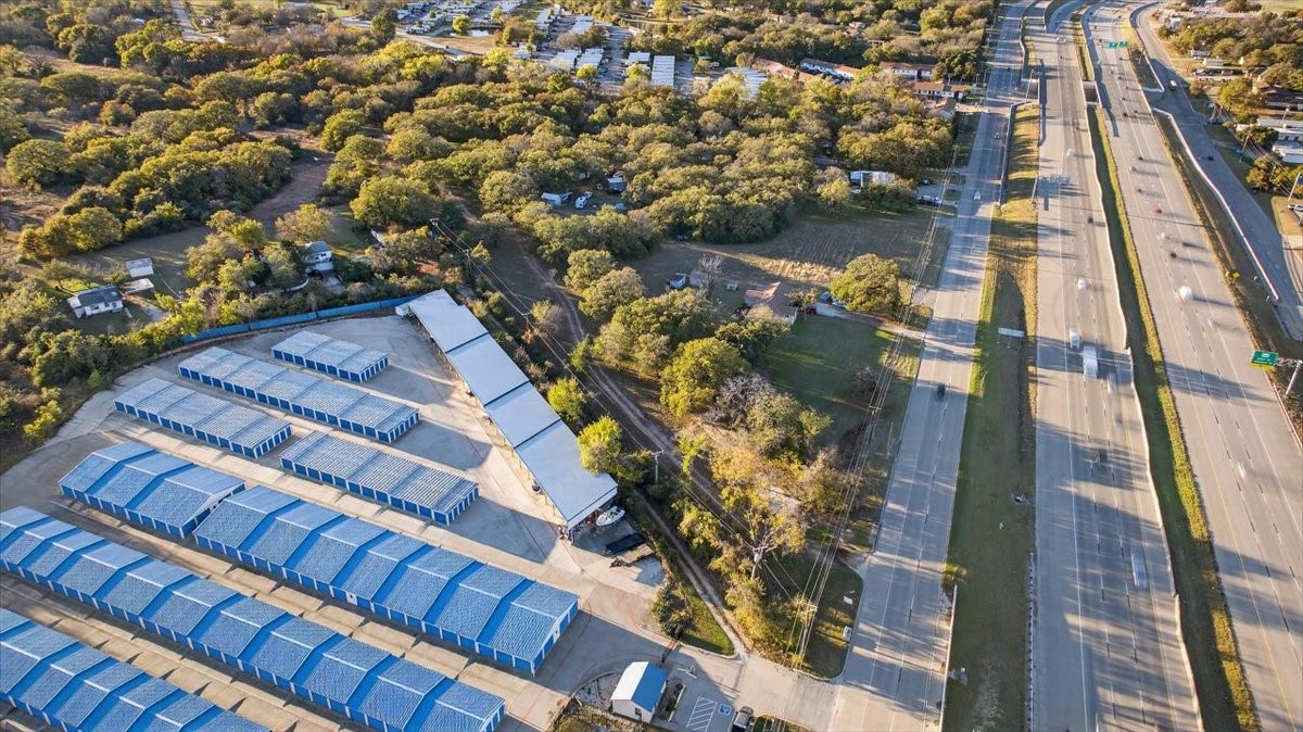 936 Southeast Parkway Azle TX 76020