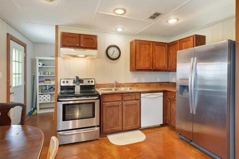 1010 County Road 382 Era TX 76238