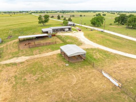 1010 County Road 382 Era TX 76238
