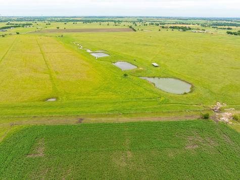1010 County Road 382 Era TX 76238