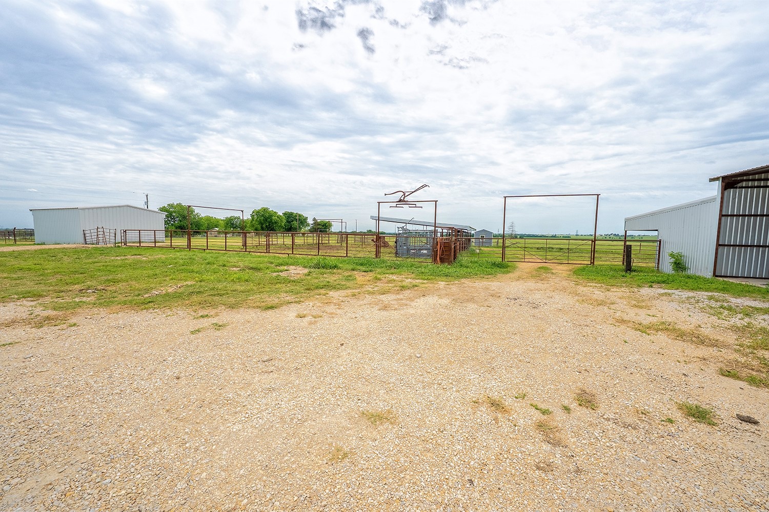 1010 County Road 382 Era TX 76238