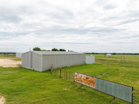 1010 County Road 382 Era TX 76238