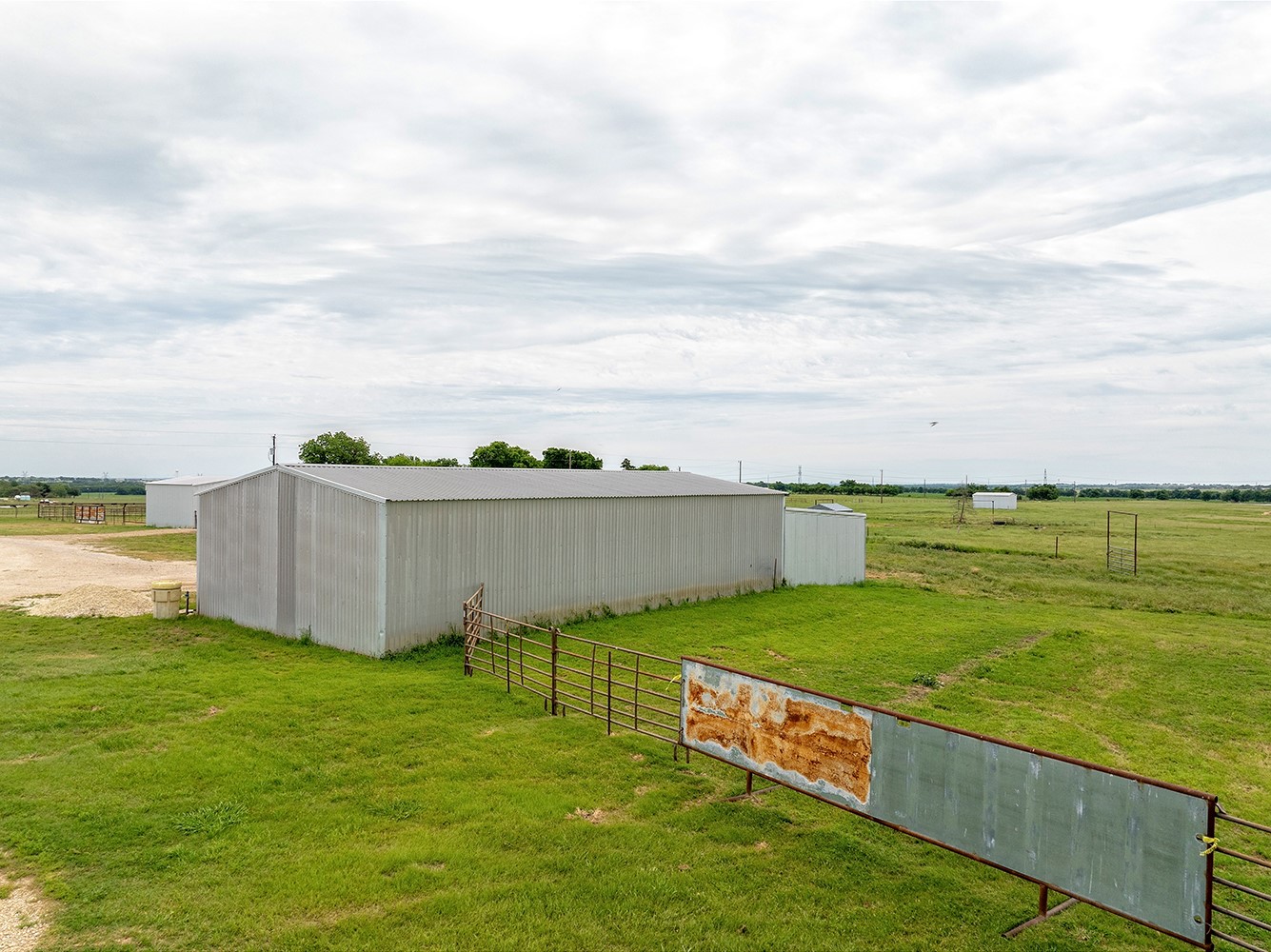 1010 County Road 382 Era TX 76238