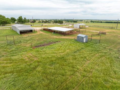 1010 County Road 382 Era TX 76238