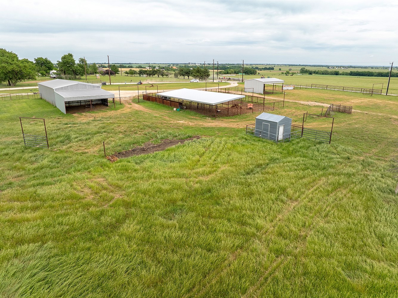 1010 County Road 382 Era TX 76238