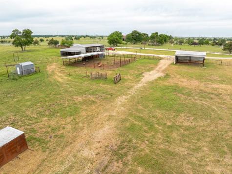 1010 County Road 382 Era TX 76238
