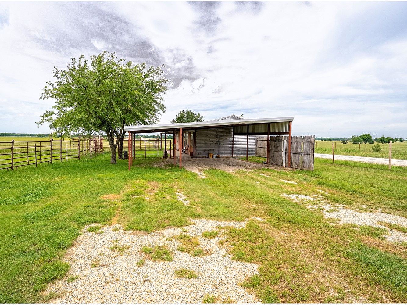 1010 County Road 382 Era TX 76238