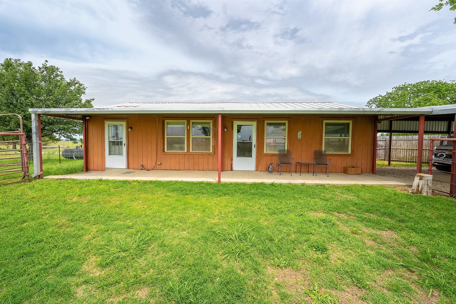 1010 County Road 382 Era TX 76238