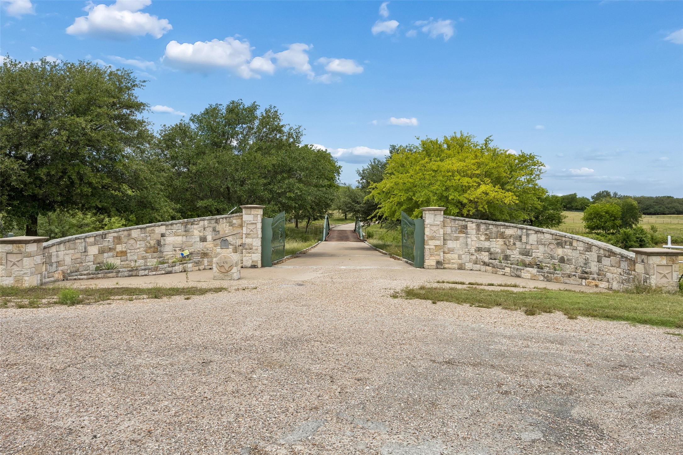 171 Treetop Drive Fort Worth TX 76126