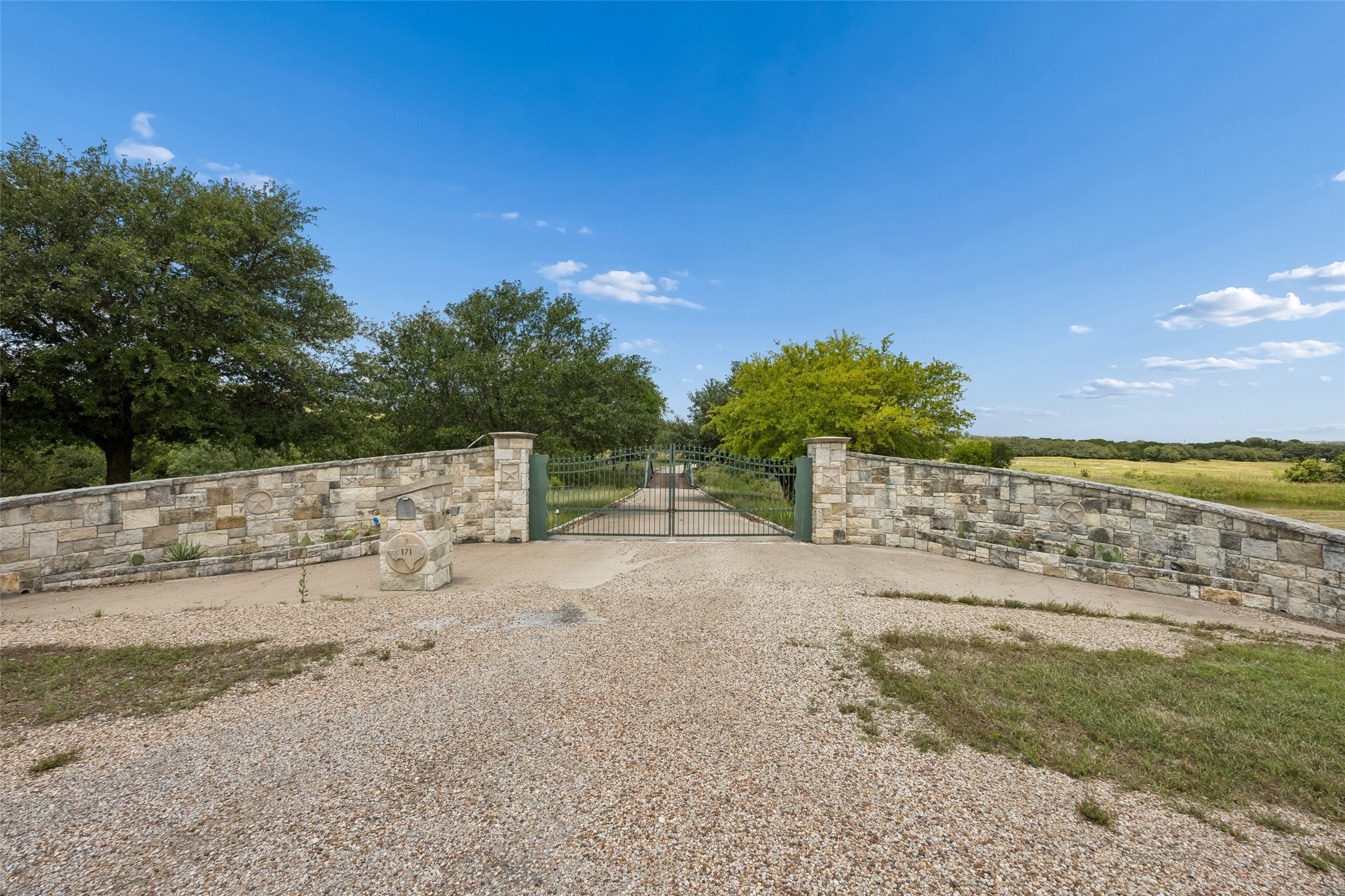 171 Treetop Drive Fort Worth TX 76126