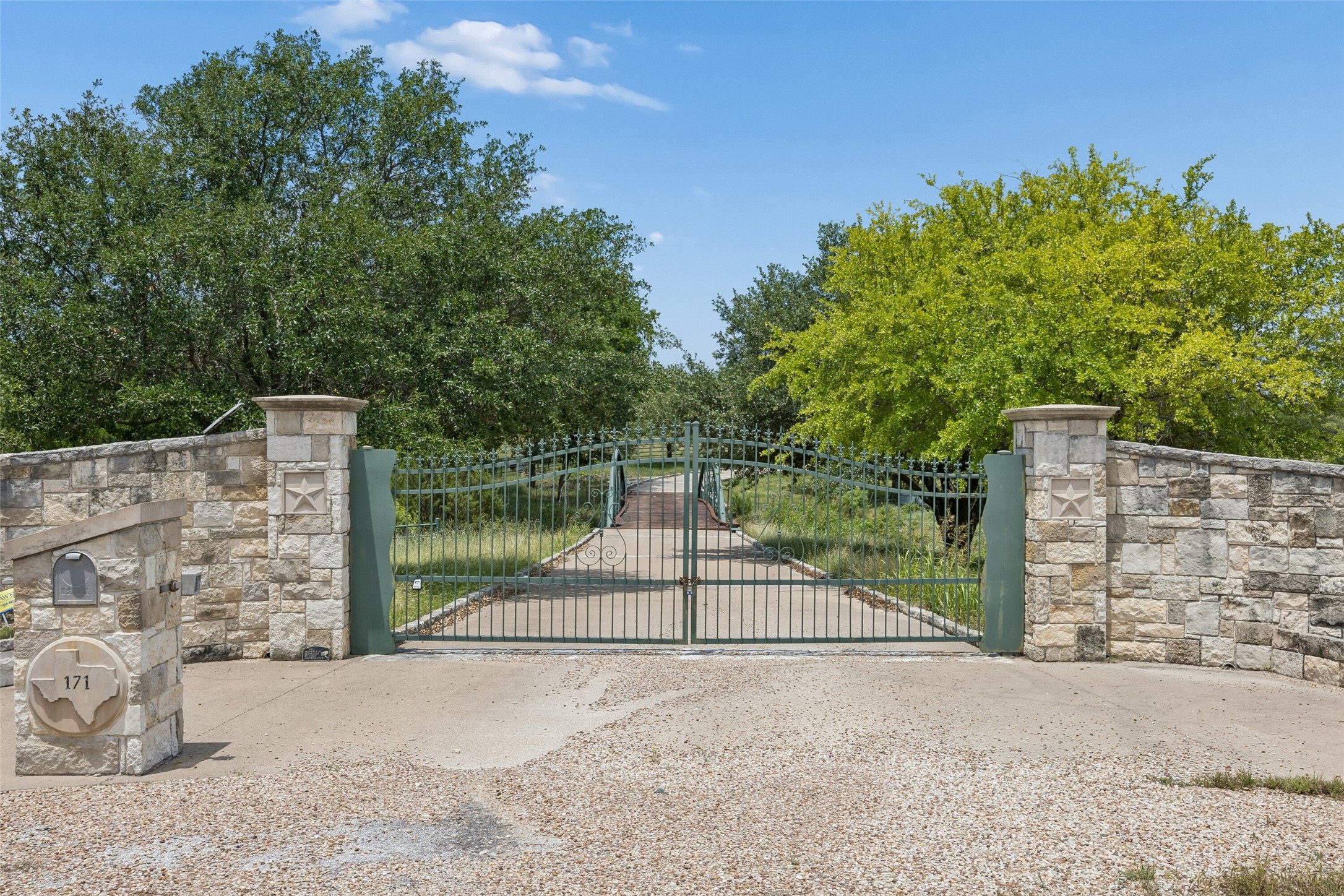 171 Treetop Drive Fort Worth TX 76126