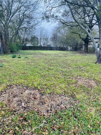 555 N 1st Street Point TX 75472