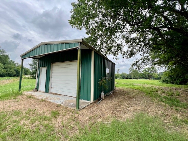 600 S Bois D'arc Street Blossom TX 75416