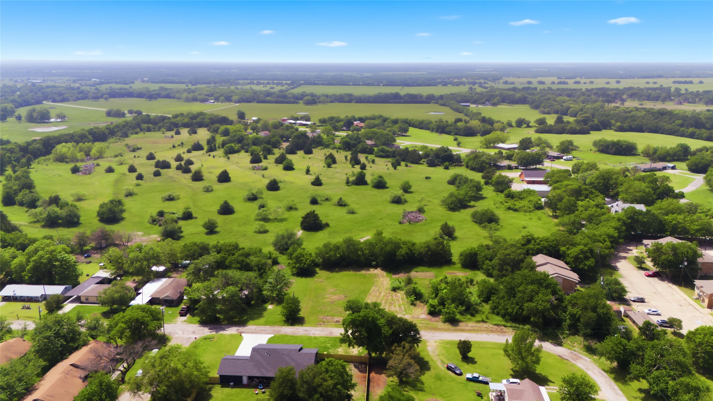 204 S Grand Avenue Wolfe City TX 75496