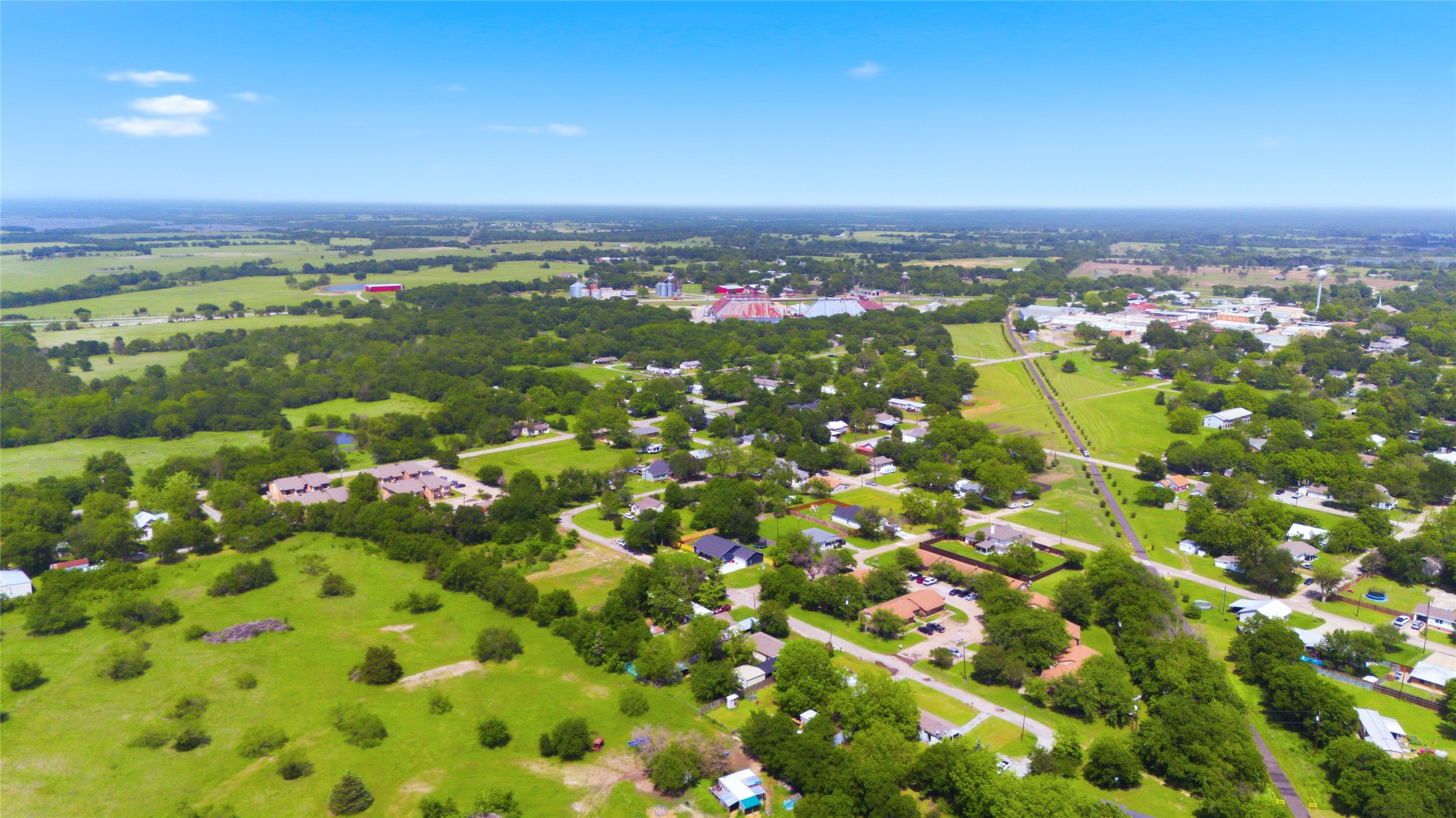 204 S Grand Avenue Wolfe City TX 75496