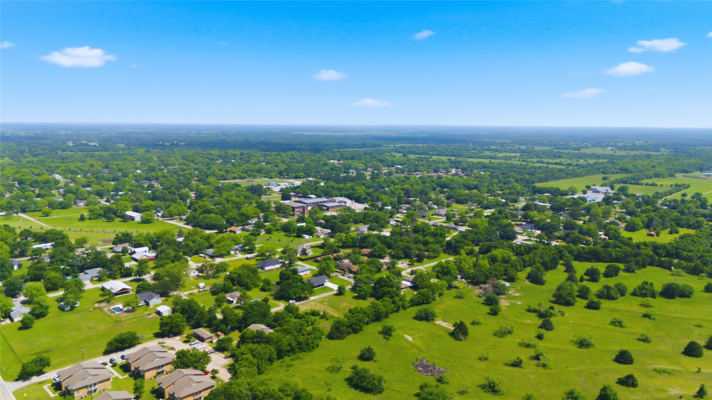 204 S Grand Avenue Wolfe City TX 75496