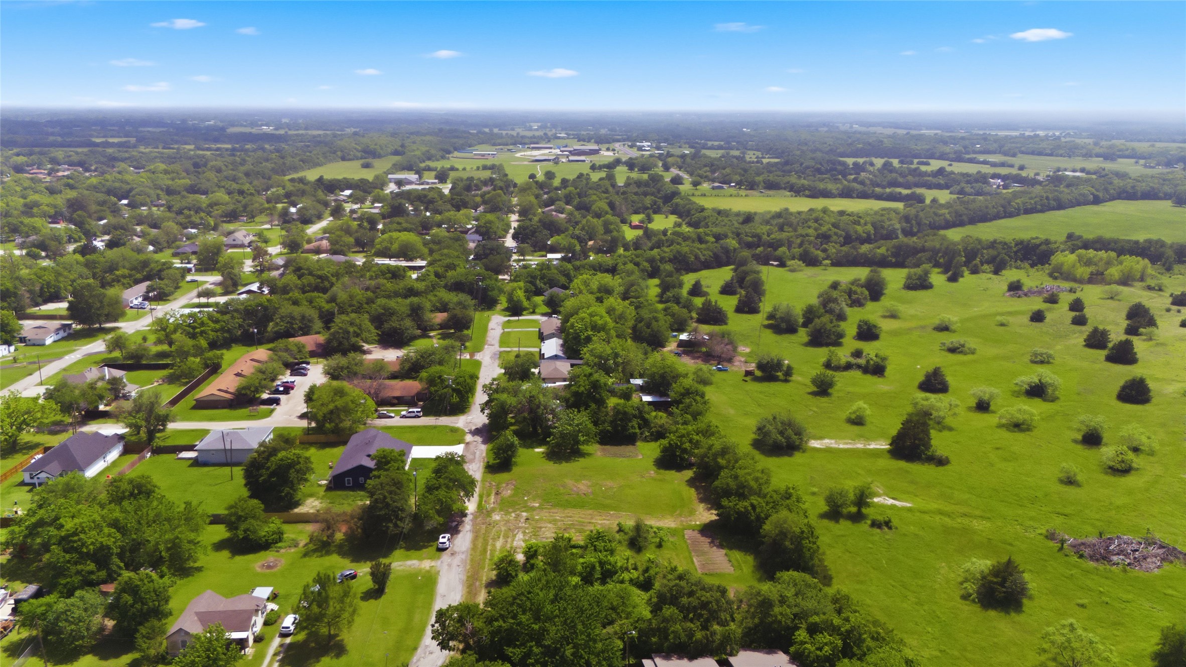 204 S Grand Avenue Wolfe City TX 75496