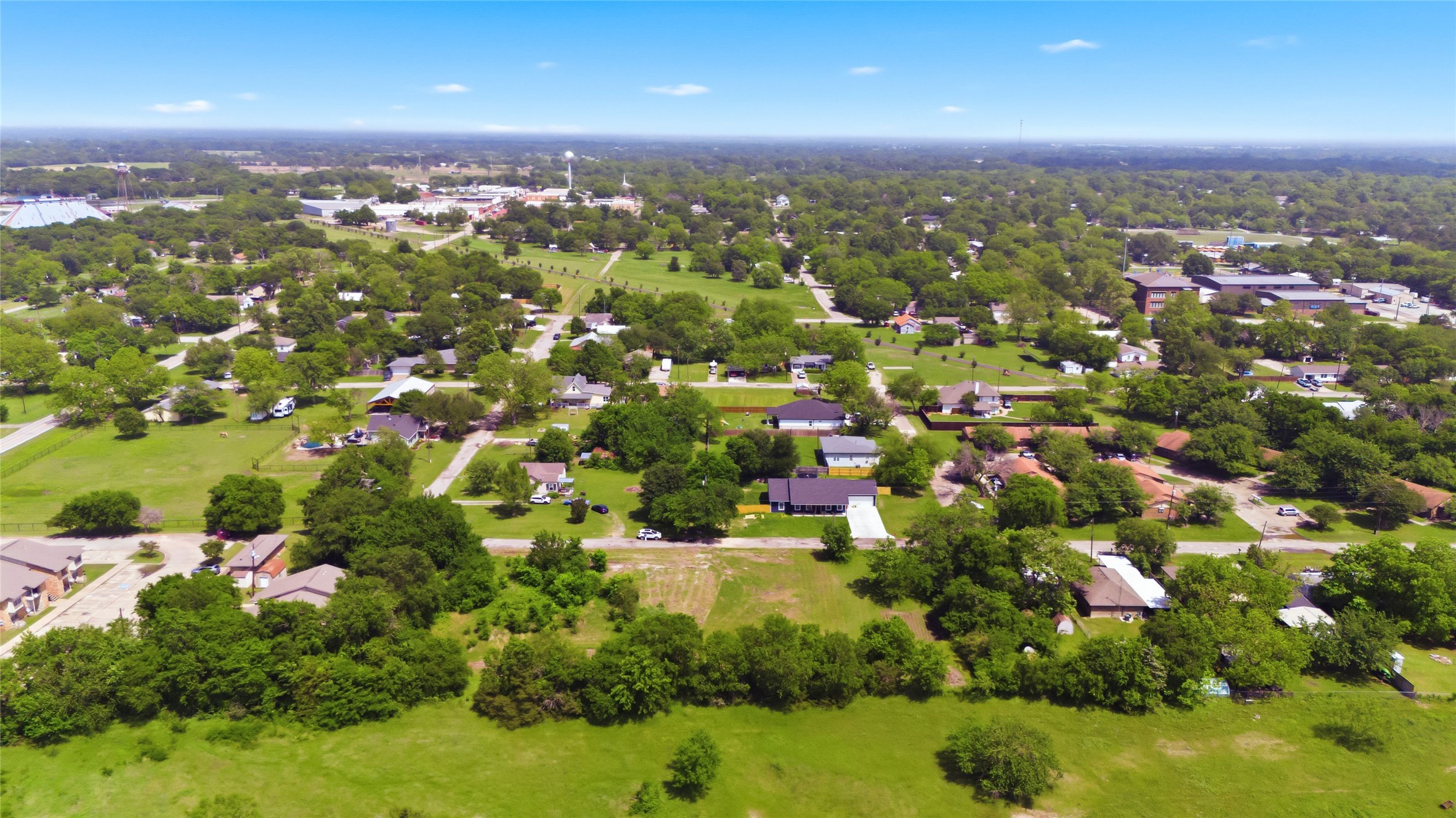 204 S Grand Avenue Wolfe City TX 75496