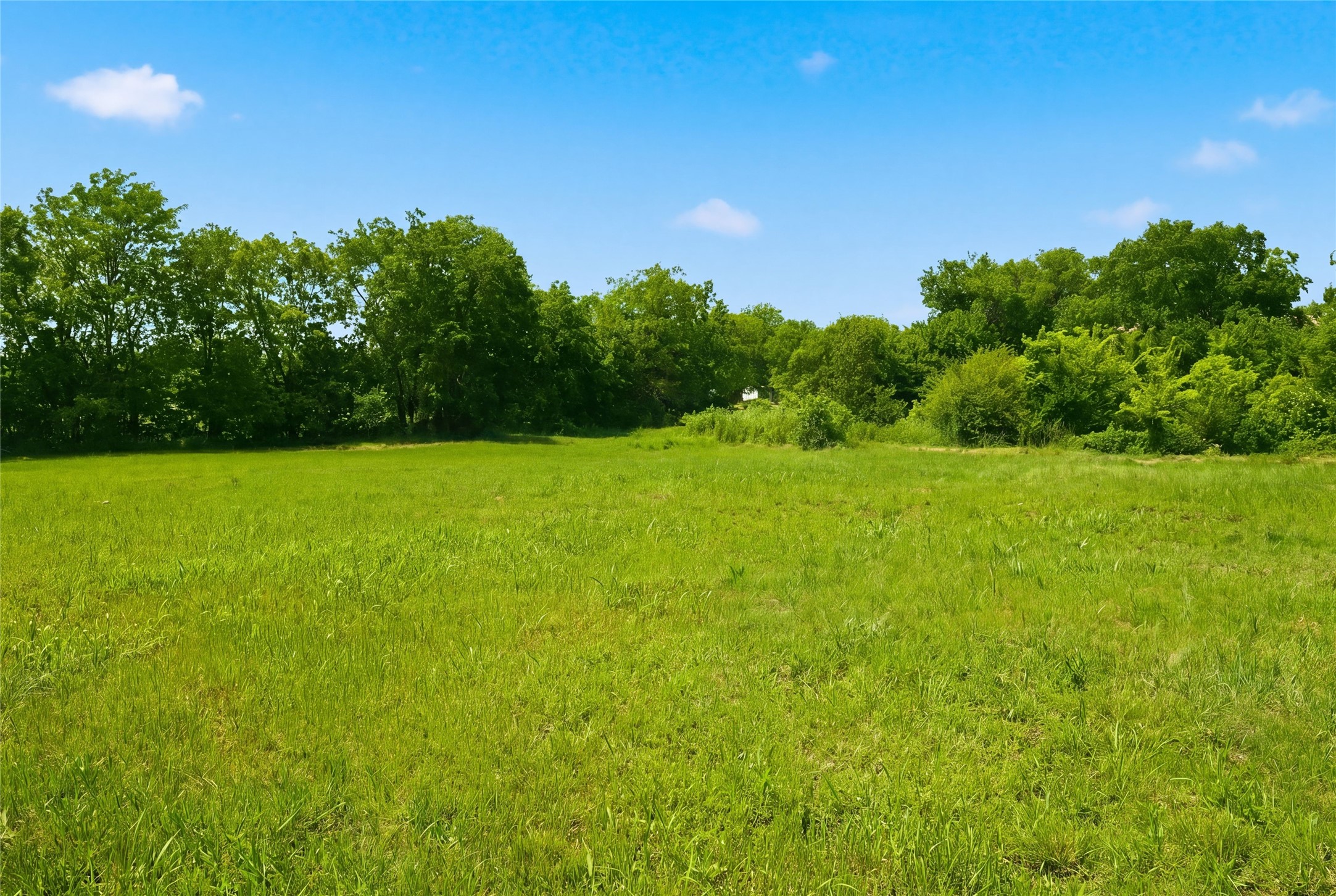 204 S Grand Avenue Wolfe City TX 75496