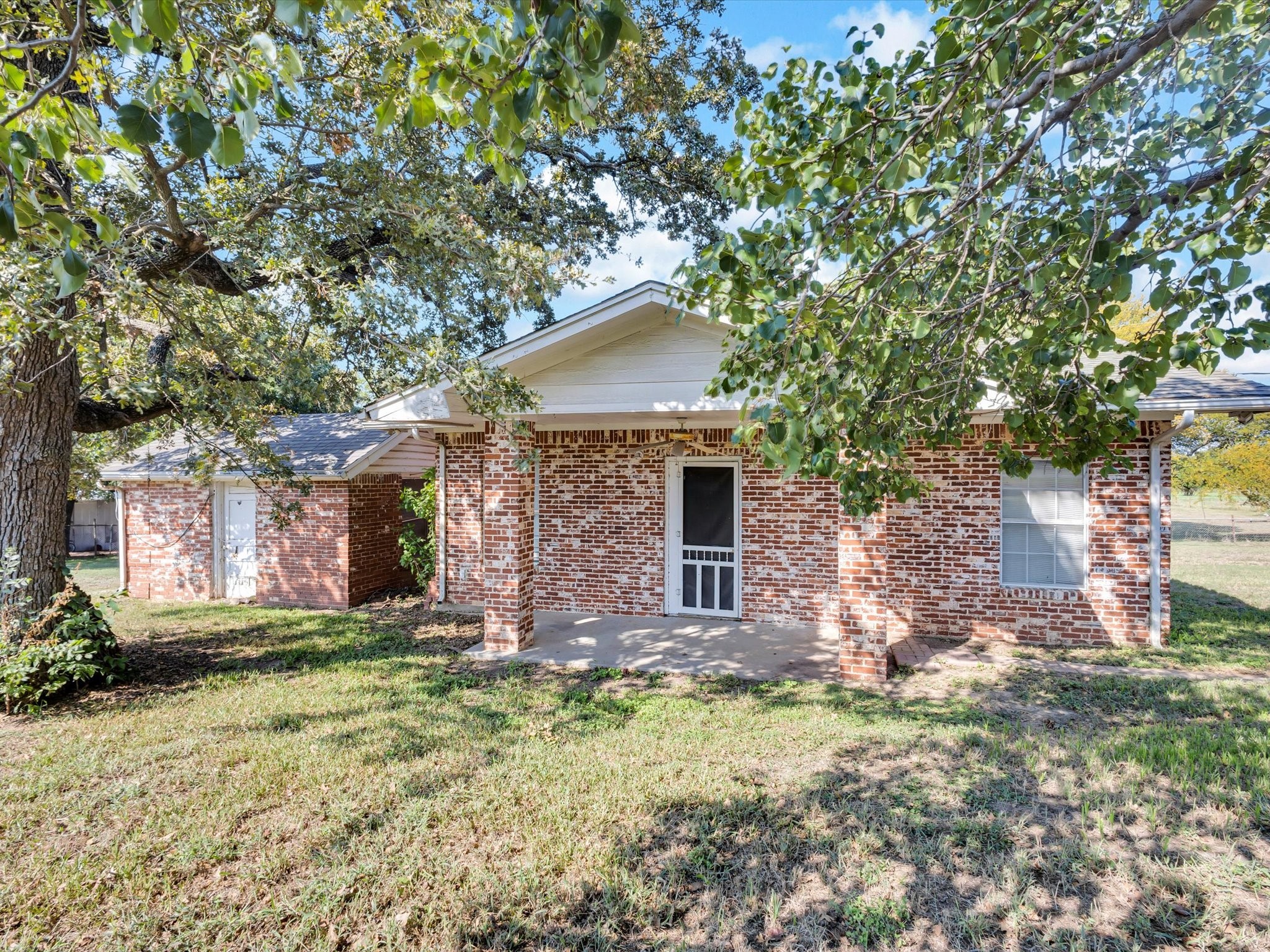 6697 S Fm 730 Azle TX 76020