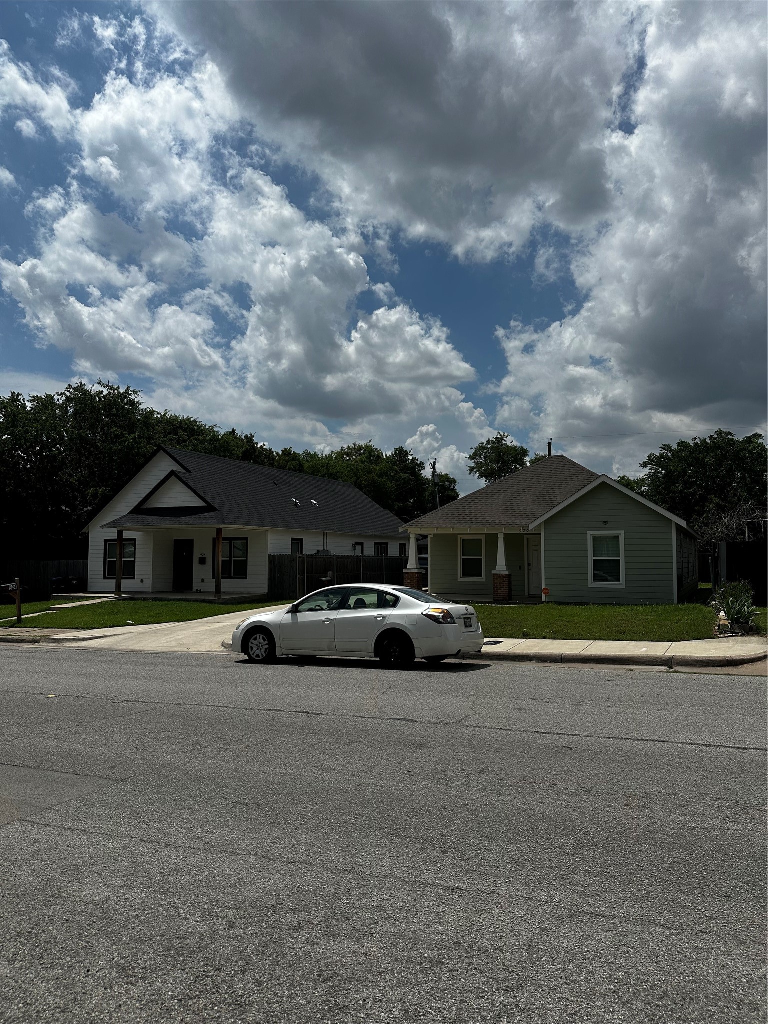 915 E Hattie Street Fort Worth TX 76104