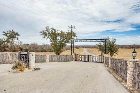 110 Private Road 2161 Iredell TX 76649
