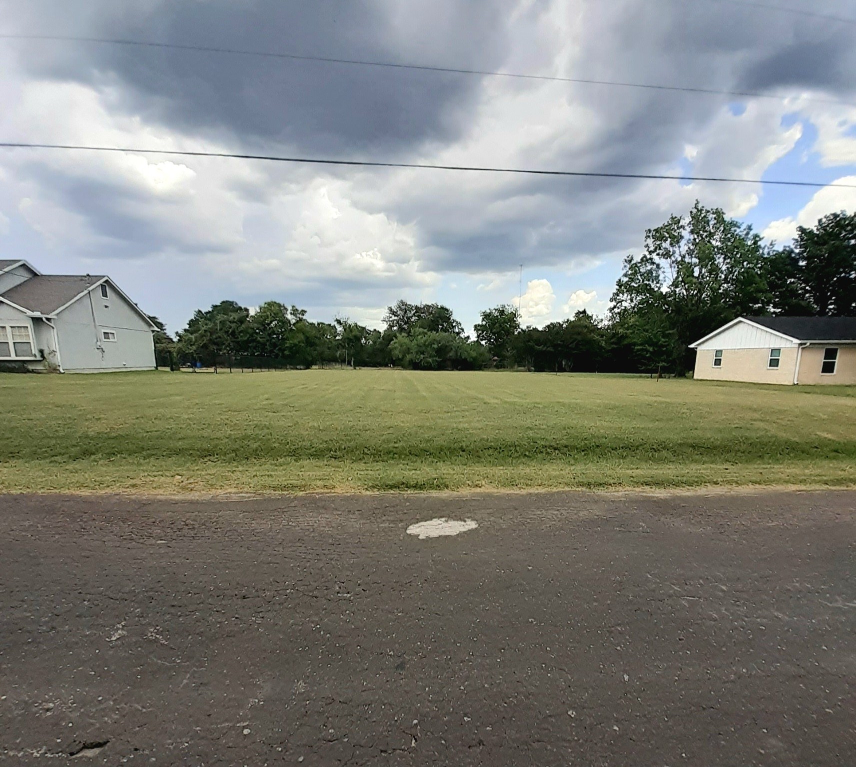 725 Henderson Boulevard Groesbeck TX 76642