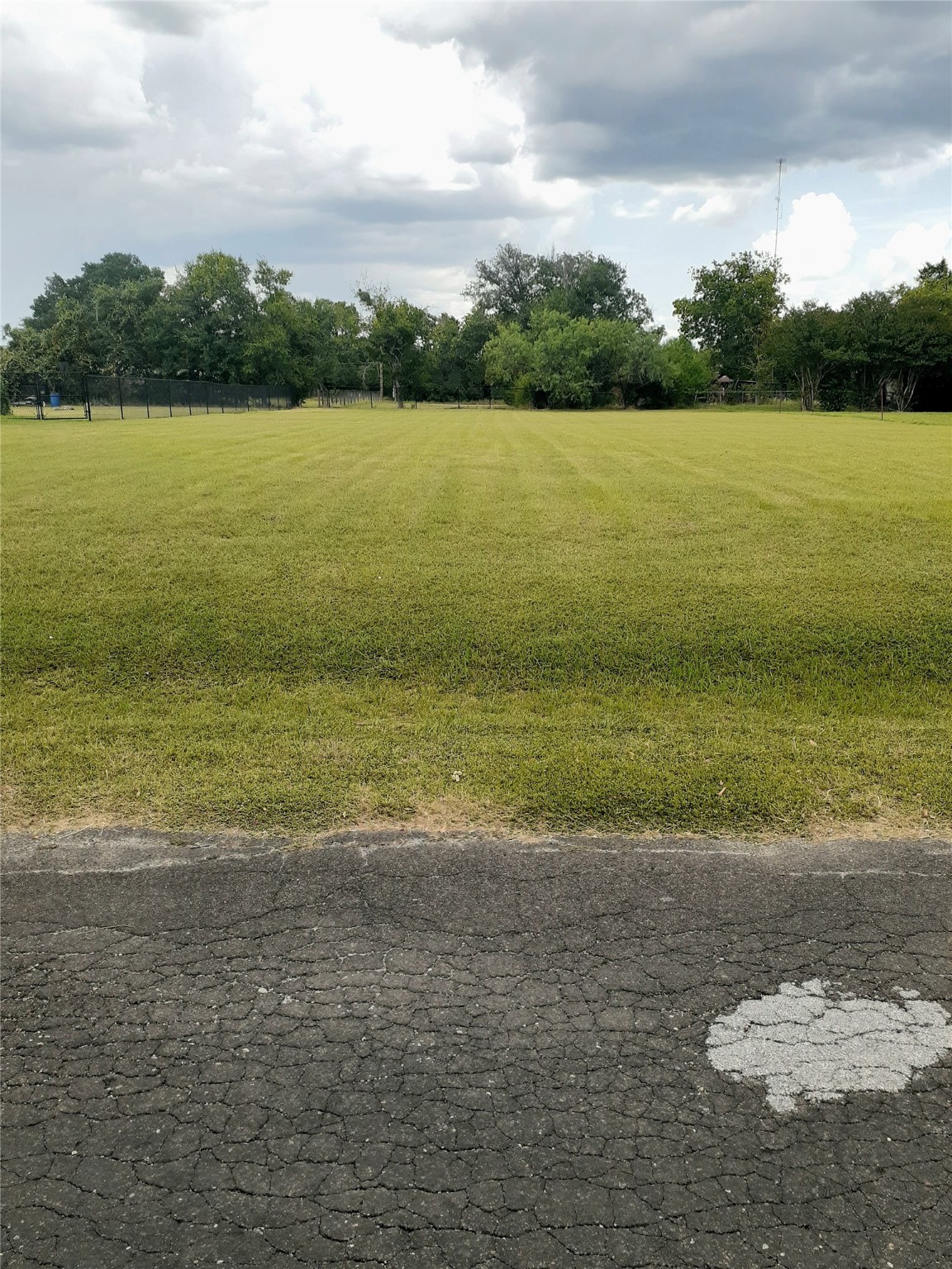 725 Henderson Boulevard Groesbeck TX 76642