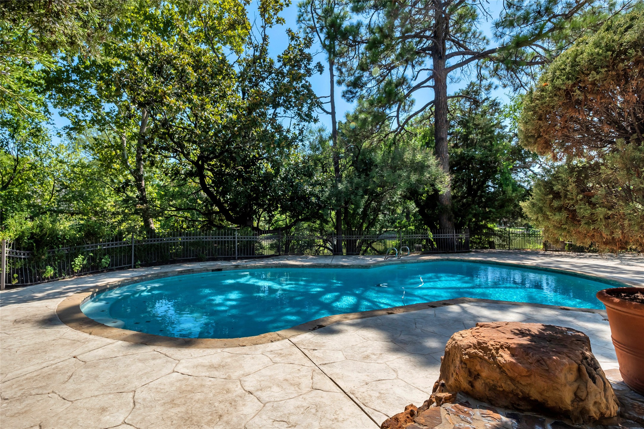 9909 Preston Road Dallas TX 75230