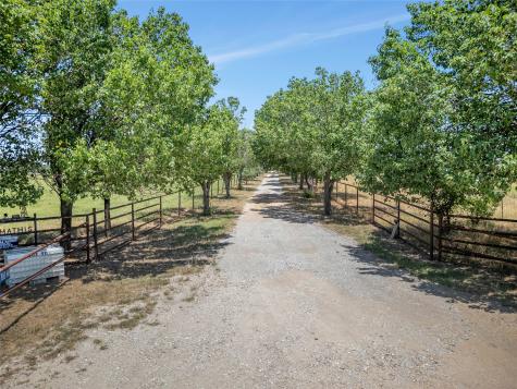198 Private Road 1648 Road Chico TX 76431