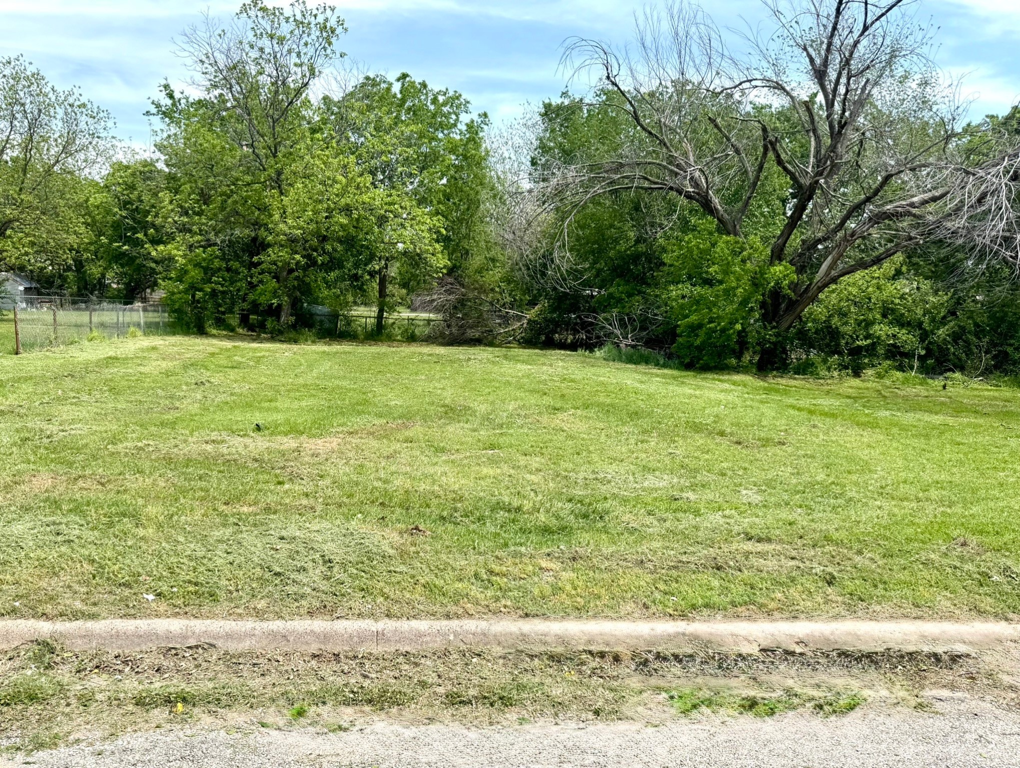205 W Houston Street Bowie TX 76230